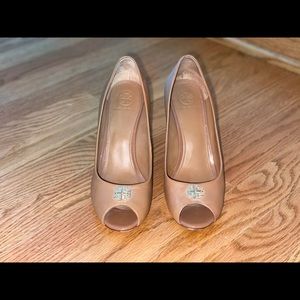 Tory Burch Women peep toe Brown size 7